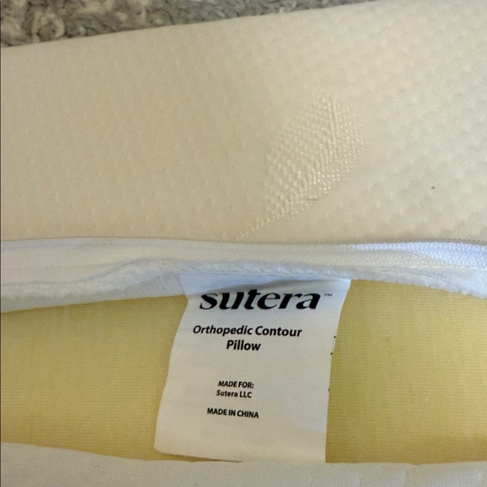 Contoured Cream Pillow for Enhanced Sleep - Picture 4 of 4
